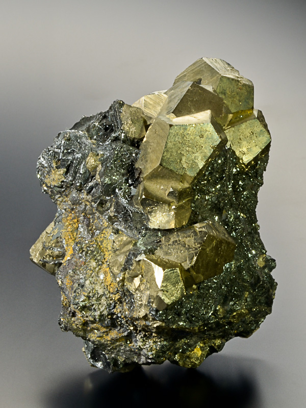 Pyrit, hematit