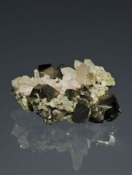 Arzenopyrit, rodochrozit