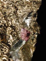 Spinel, pyrhotin