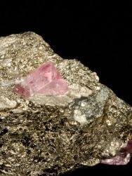 Spinel, pyrhotin