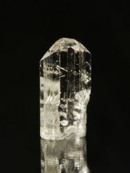 Topaz s inkluzemi