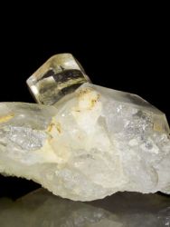 Topaz, záhněda