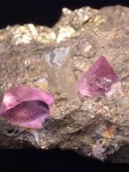 Spinel, pyrhotin