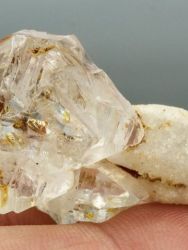 Petroleum quartz